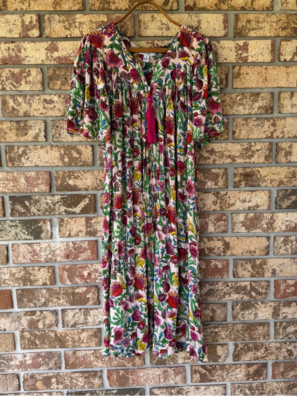 Go Softly Patio Floral Dress Women’s Size Medium Kaftan V-Neck Short Sleeves